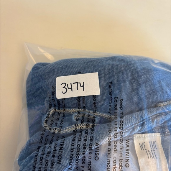 Free People Love This Henley Women’s Blue Tunic Shirt Top We The Free Medium - Picture 11 of 11